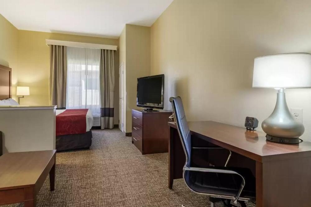 Comfort Suites Montgomery East Monticello Dr. Image 38