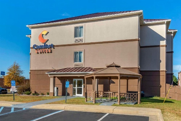 Comfort Suites Montgomery East Monticello Dr. image 13