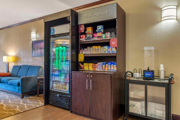 Comfort Suites Montgomery East Monticello Dr. image 39